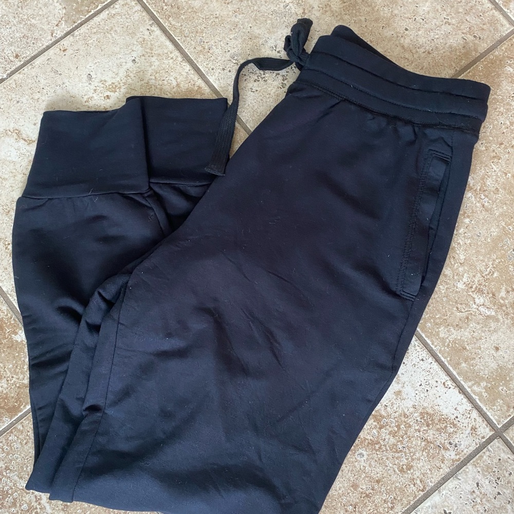 Brand new without tags black fablerics joggers//run big
